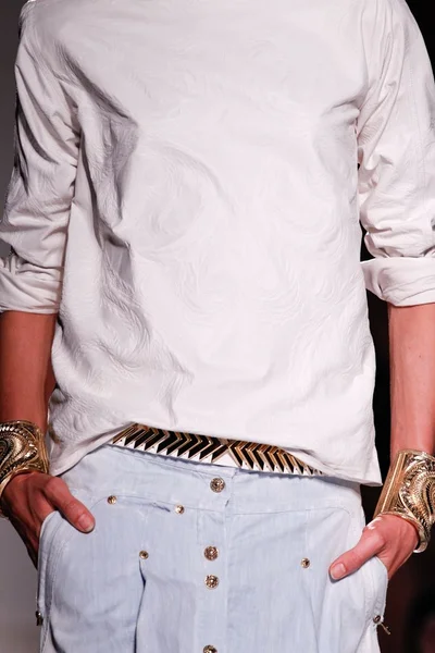 Look 25